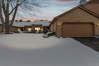 2162 London Bridge Drive, Rochester Hills, MI 48307