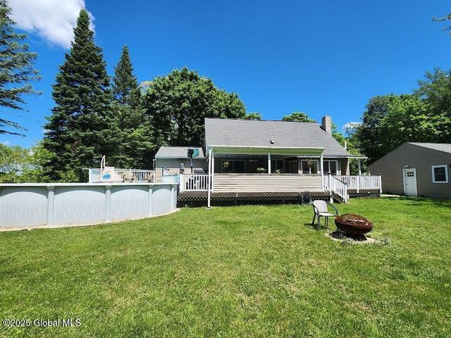 9 Elliot Avenue, East Greenbush, NY 12061