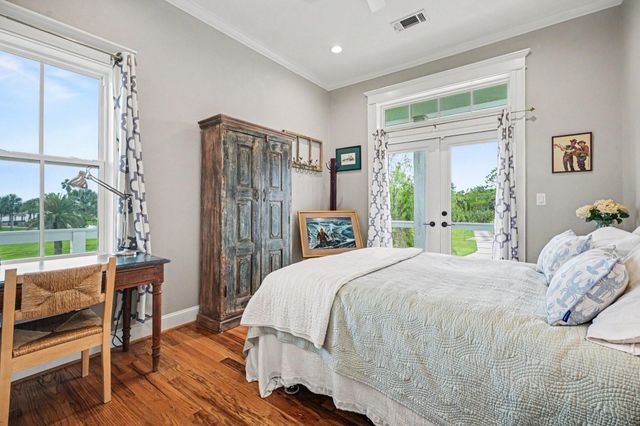 4522 Tharp Drive, Seabrook, TX 77586