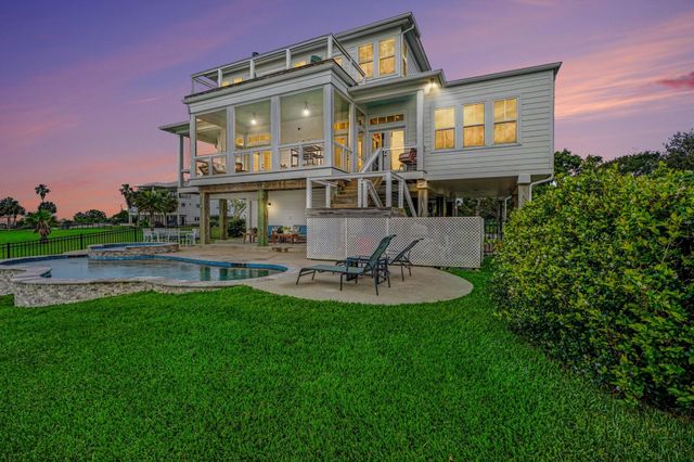 4522 Tharp Drive, Seabrook, TX 77586