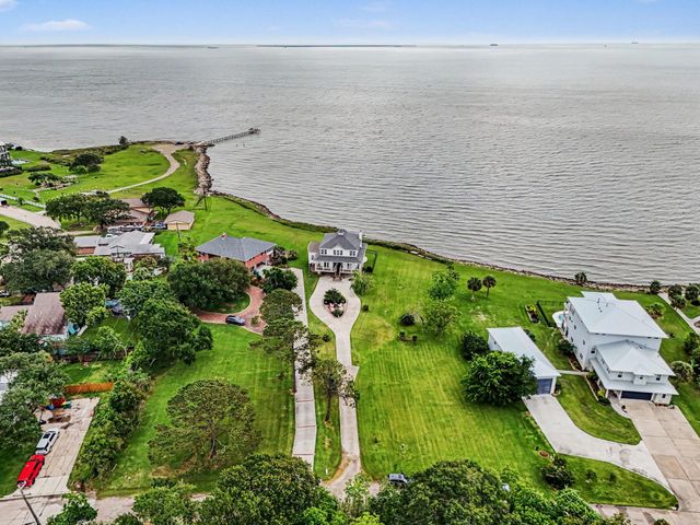 4522 Tharp Drive, Seabrook, TX 77586