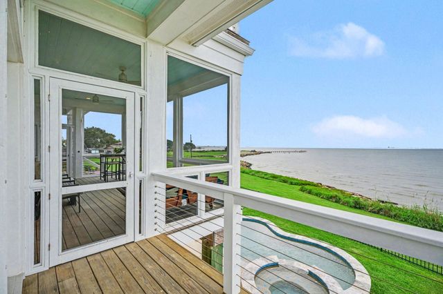 4522 Tharp Drive, Seabrook, TX 77586