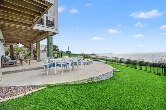 4522 Tharp Drive, Seabrook, TX 77586