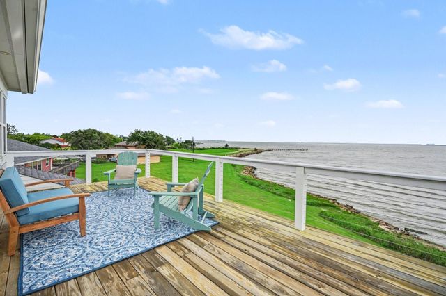 4522 Tharp Drive, Seabrook, TX 77586