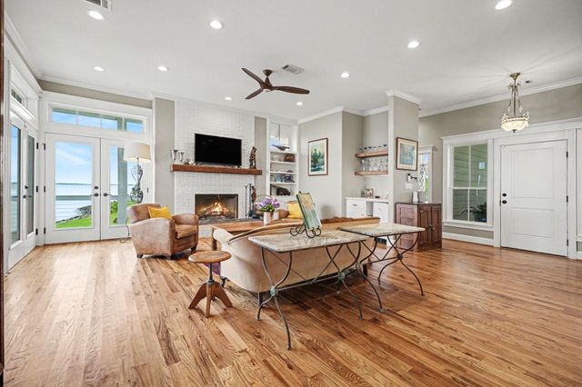 4522 Tharp Drive, Seabrook, TX 77586