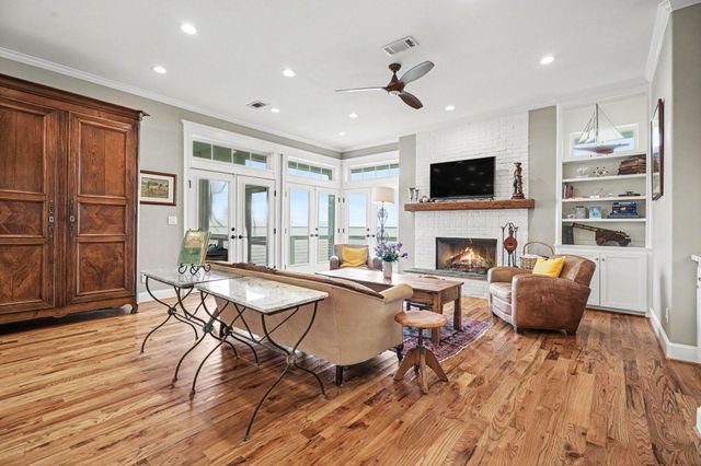 4522 Tharp Drive, Seabrook, TX 77586
