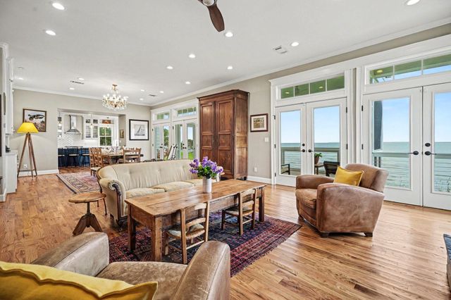 4522 Tharp Drive, Seabrook, TX 77586