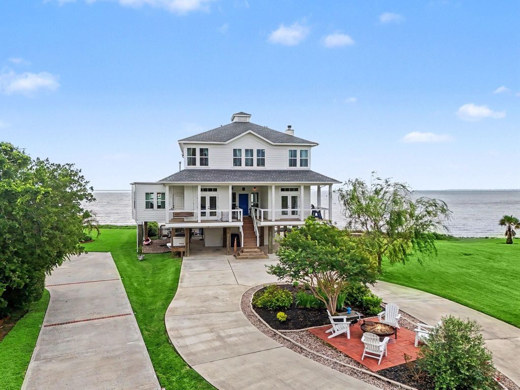 4522 Tharp Drive, Seabrook, TX 77586