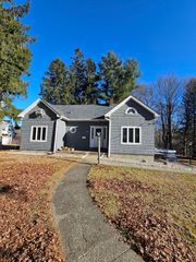 292 Prospect St, Stoughton, MA 02072