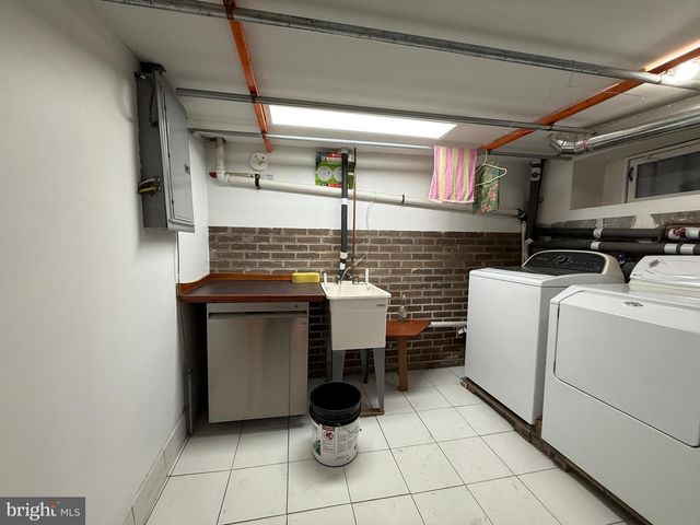 2911 W SEDGLEY AVE, Philadelphia, PA 19121