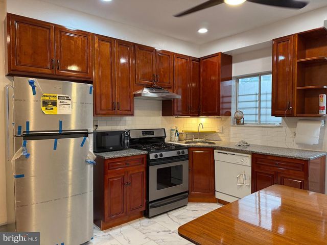 2911 W SEDGLEY AVE, Philadelphia, PA 19121