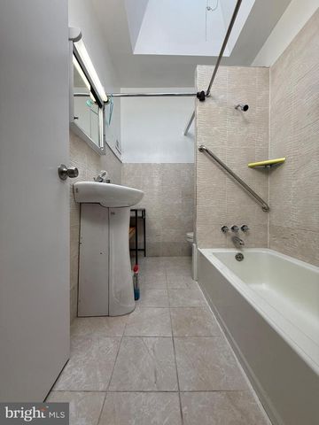 2911 W SEDGLEY AVE, Philadelphia, PA 19121