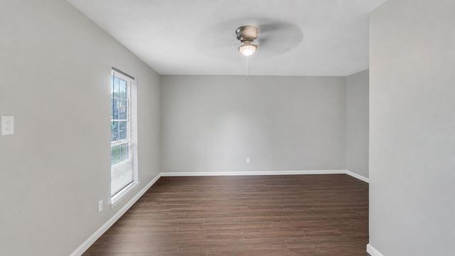 122 E Crosstimbers Street 52, Houston, TX 77022