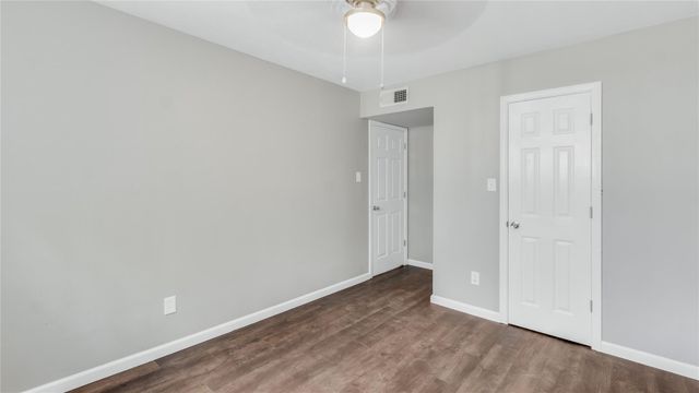 122 E Crosstimbers Street 52, Houston, TX 77022