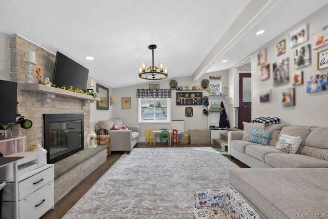 8 Duane Drive, Ronkonkoma, NY 11779