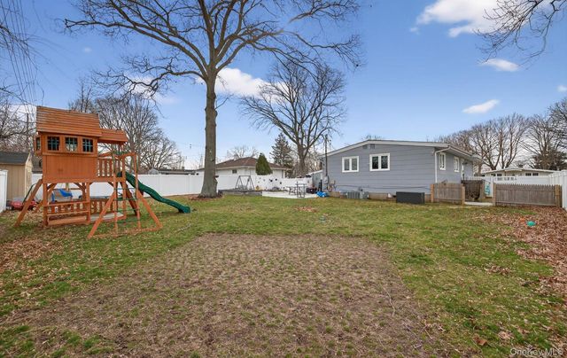 8 Duane Drive, Ronkonkoma, NY 11779