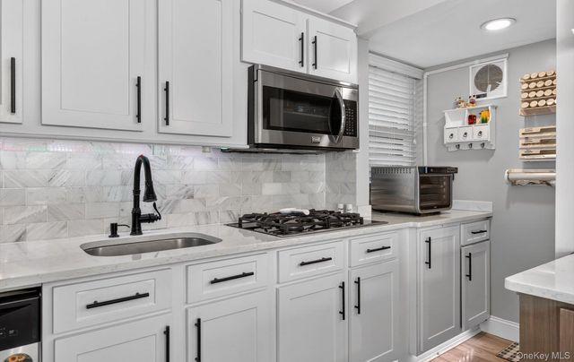 8 Duane Drive, Ronkonkoma, NY 11779