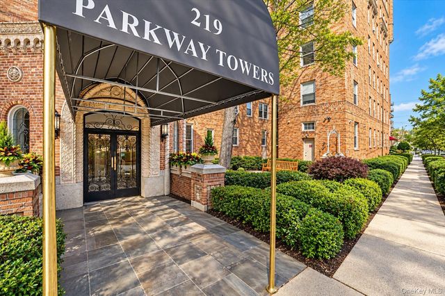 219 Bronx River Road 4N, Yonkers, NY 10704