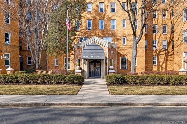 219 Bronx River Road 4N, Yonkers, NY 10704