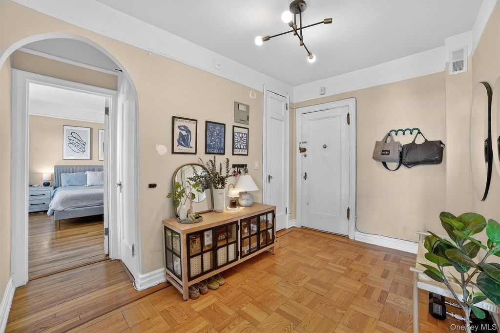 219 Bronx River Road 4N, Yonkers, NY 10704 — photo 2