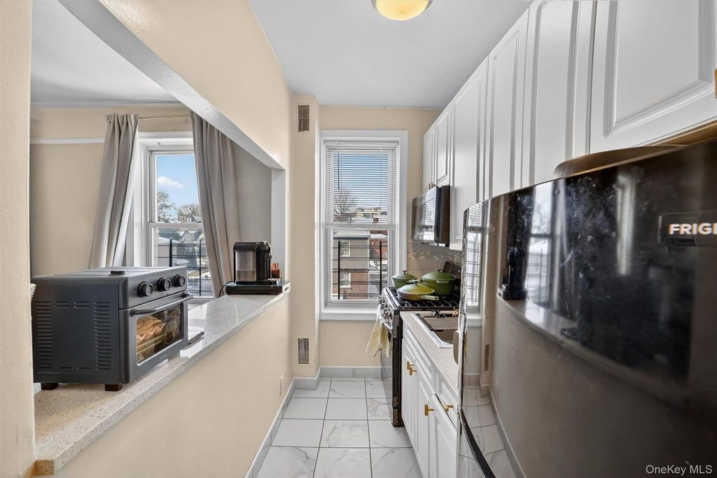 219 Bronx River Road 4N, Yonkers, NY 10704 — photo 5