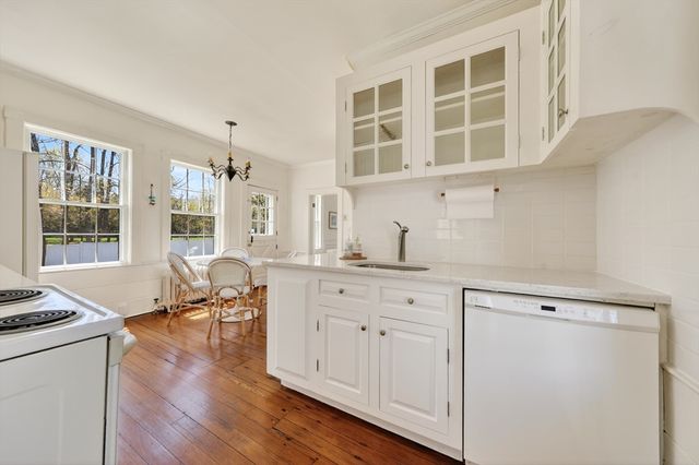 1154 Main St, Hingham, MA 02043