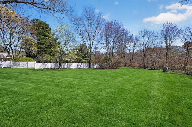 1154 Main St, Hingham, MA 02043