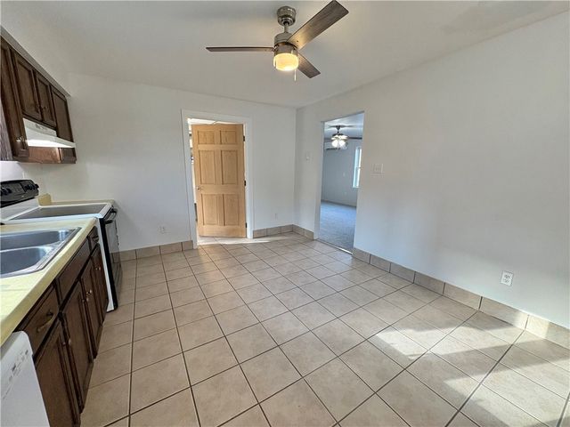 927 Vance Ave Unit A A, Coraopolis, PA 15108