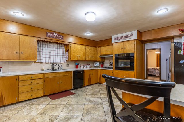 1104 Cedar Avenue, Cabool, MO 65689