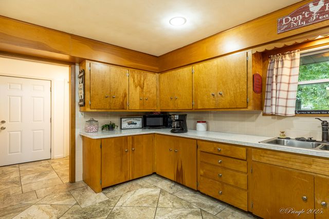 1104 Cedar Avenue, Cabool, MO 65689