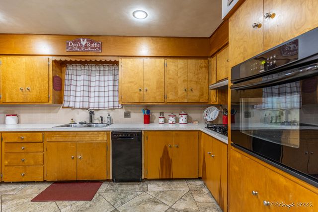 1104 Cedar Avenue, Cabool, MO 65689