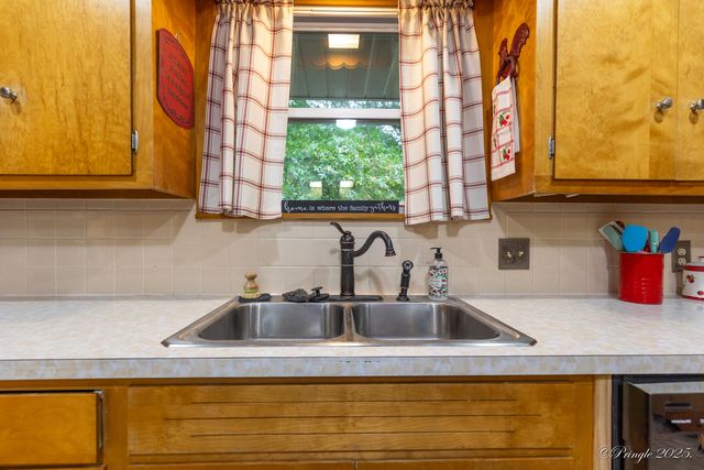 1104 Cedar Avenue, Cabool, MO 65689