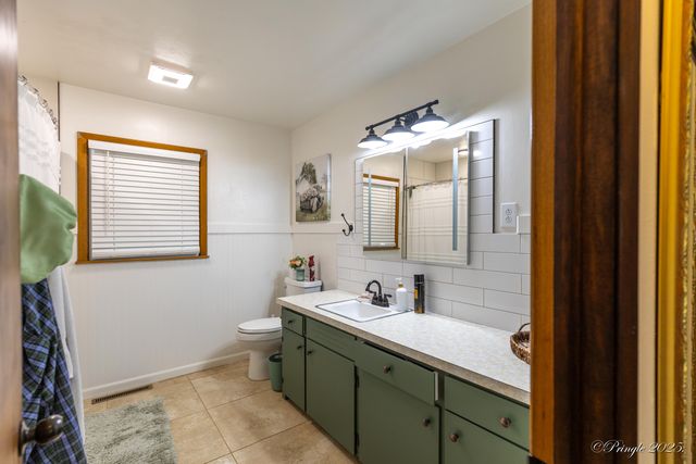 1104 Cedar Avenue, Cabool, MO 65689