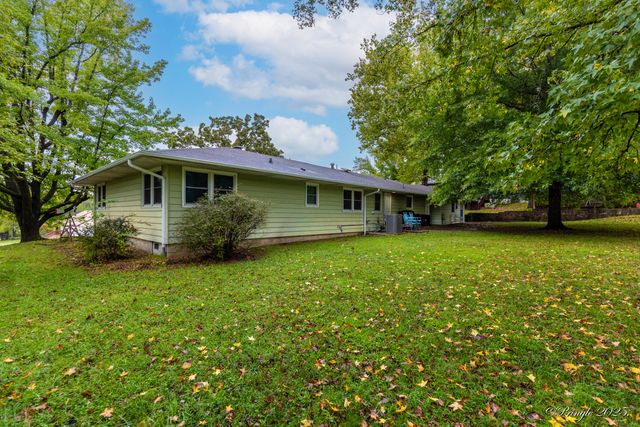 1104 Cedar Avenue, Cabool, MO 65689