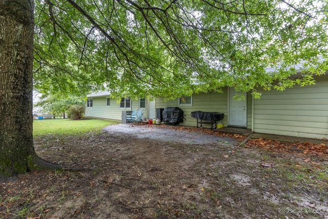 1104 Cedar Avenue, Cabool, MO 65689