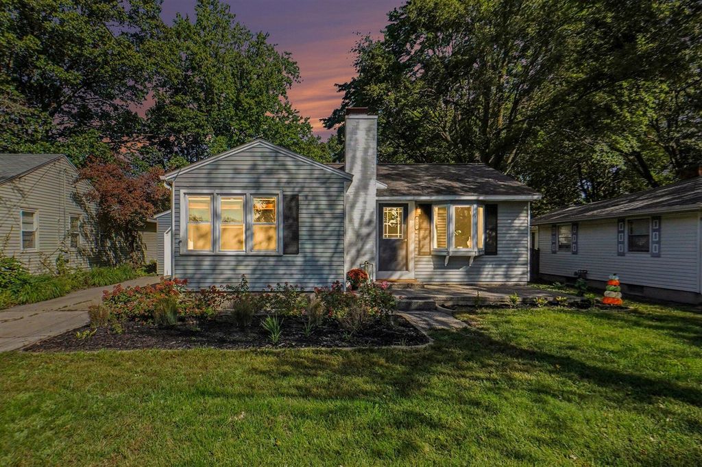 809 River Street, Spring Lake, MI 49456