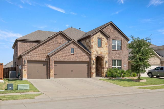 2816 Half Moon Road, Aubrey, TX 76227
