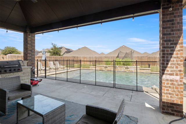 2816 Half Moon Road, Aubrey, TX 76227