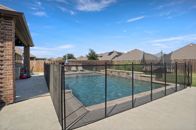 2816 Half Moon Road, Aubrey, TX 76227