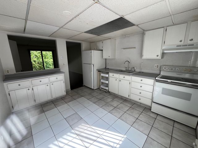 1030 Dunlop 2W, Forest Park, IL 60130