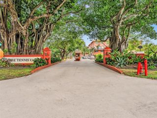 620 Tennis Club Drive 306, Fort Lauderdale, FL 33311