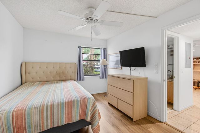 5851 Parkwalk Drive, Boynton Beach, FL 33472