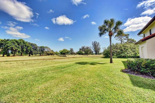 5851 Parkwalk Drive, Boynton Beach, FL 33472