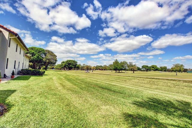 5851 Parkwalk Drive, Boynton Beach, FL 33472