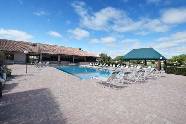 5851 Parkwalk Drive, Boynton Beach, FL 33472