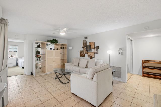 5851 Parkwalk Drive, Boynton Beach, FL 33472