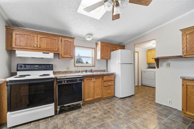 7707 QUIGLEY ROAD, Omro, WI 54963