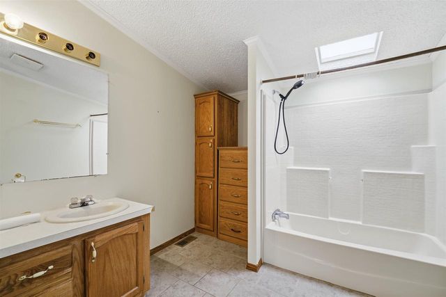 7707 QUIGLEY ROAD, Omro, WI 54963