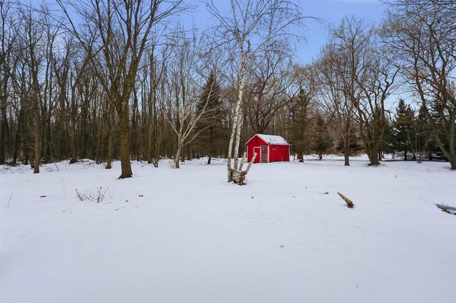 7707 QUIGLEY ROAD, Omro, WI 54963