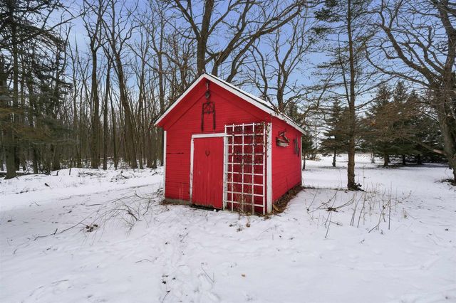 7707 QUIGLEY ROAD, Omro, WI 54963